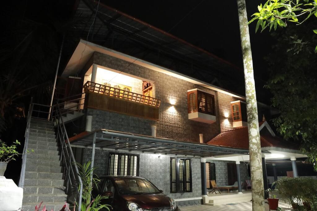 Anandam Stays - Premium 3Bhk Plush Homestay, Vaikom Near Kumarakom Ngoại thất bức ảnh