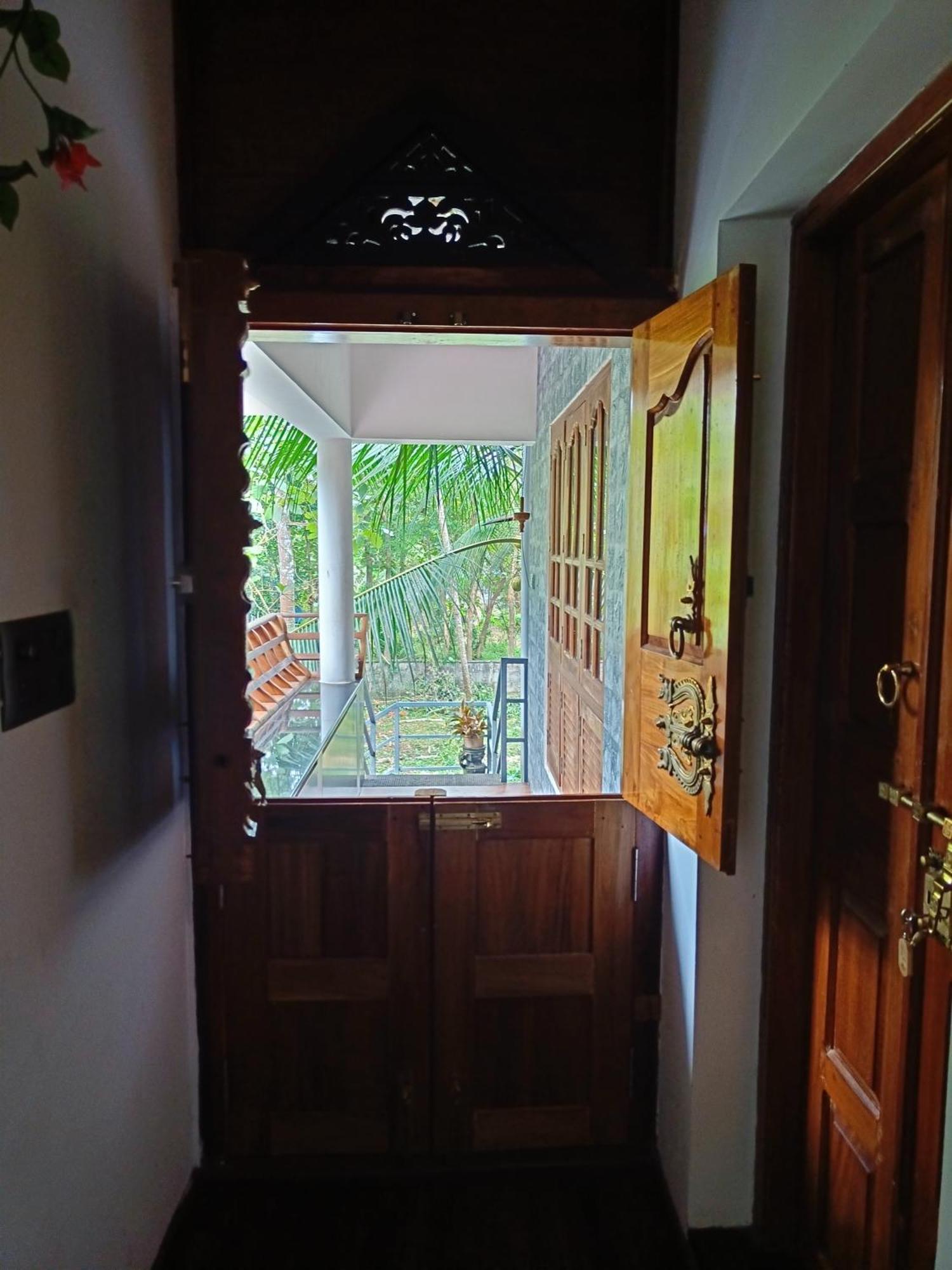 Anandam Stays - Premium 3Bhk Plush Homestay, Vaikom Near Kumarakom Ngoại thất bức ảnh